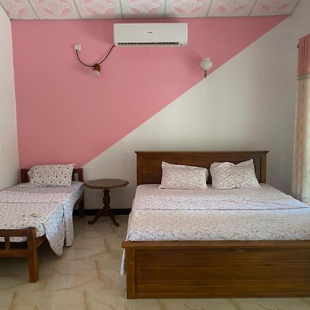 Island Breeze Inn นิลาเวลี ภายนอก รูปภาพ
