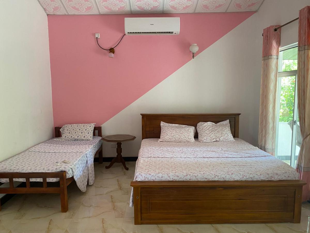 Island Breeze Inn นิลาเวลี ภายนอก รูปภาพ