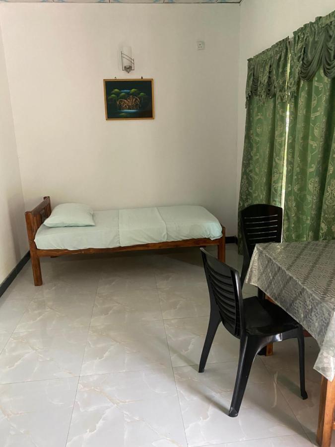 Island Breeze Inn นิลาเวลี ภายนอก รูปภาพ