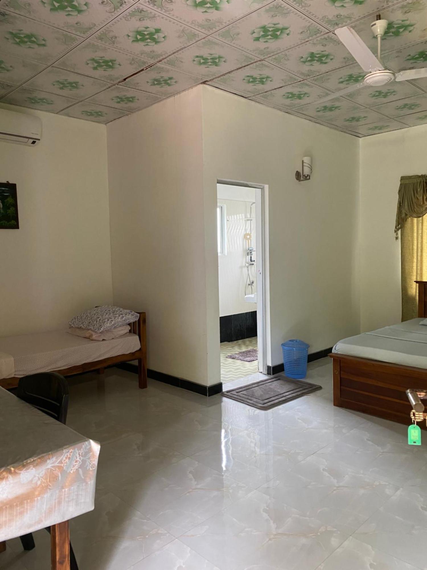 Island Breeze Inn นิลาเวลี ภายนอก รูปภาพ
