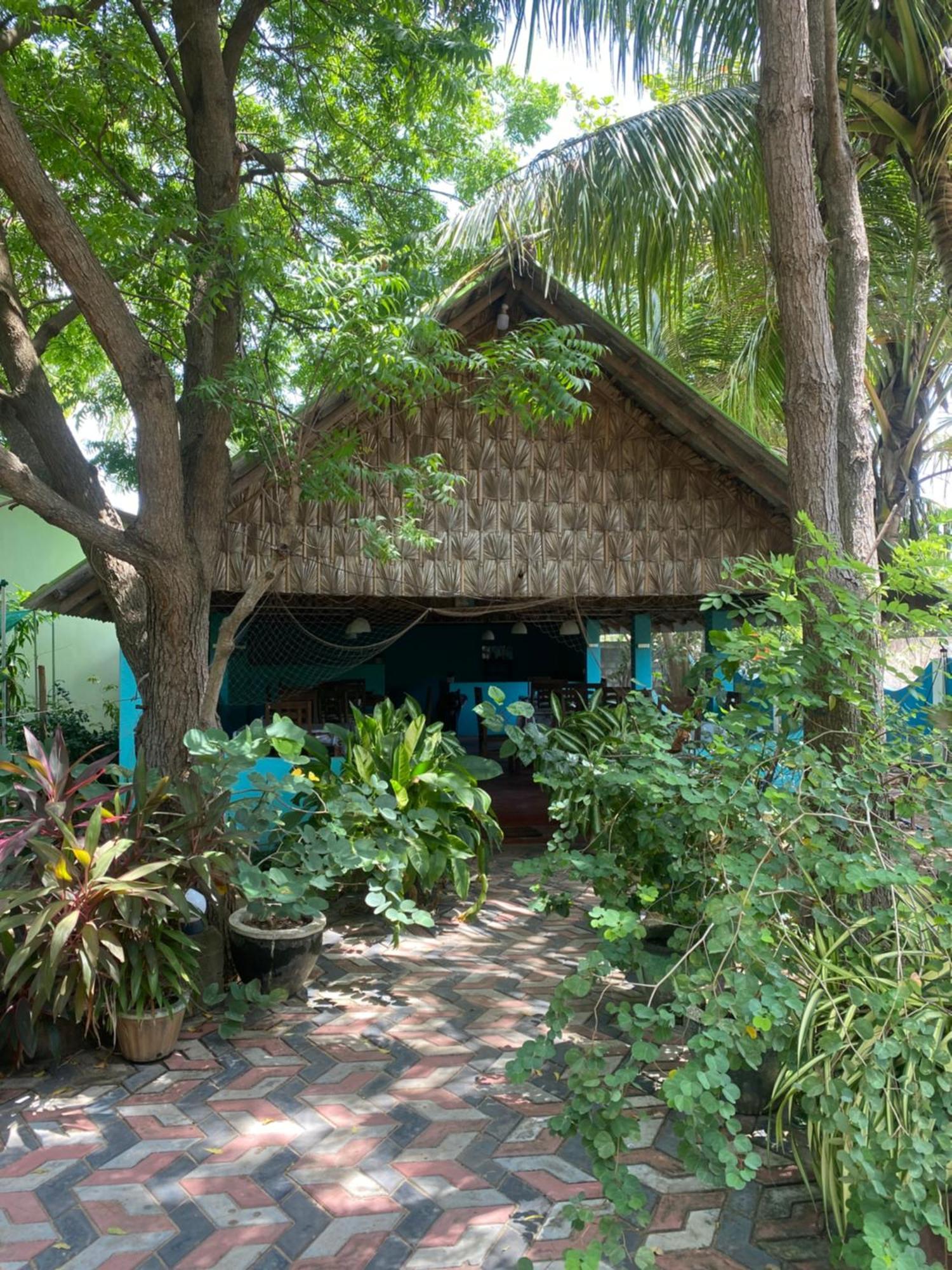 Island Breeze Inn นิลาเวลี ภายนอก รูปภาพ